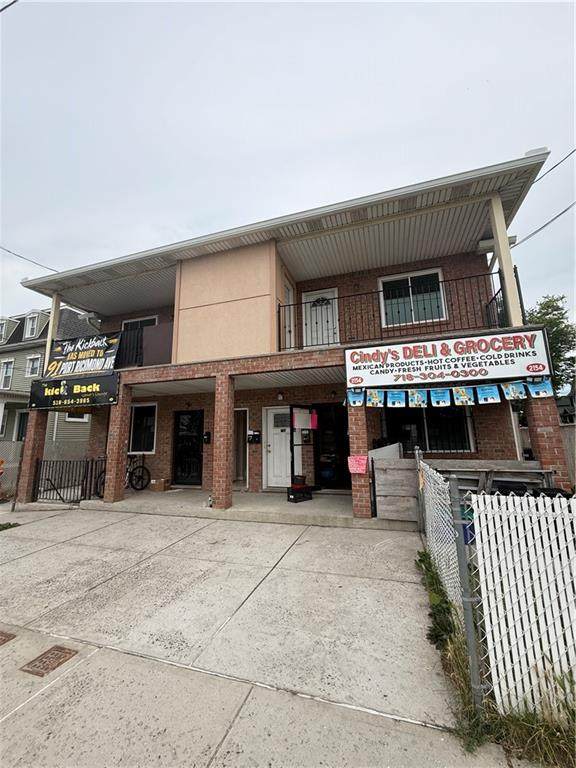 2154 Richmond Terrace - Photo 1
