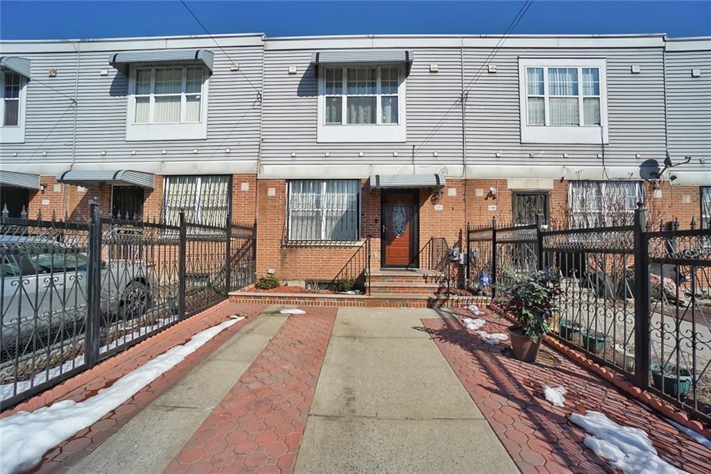 599 Williams Ave - Photo 1