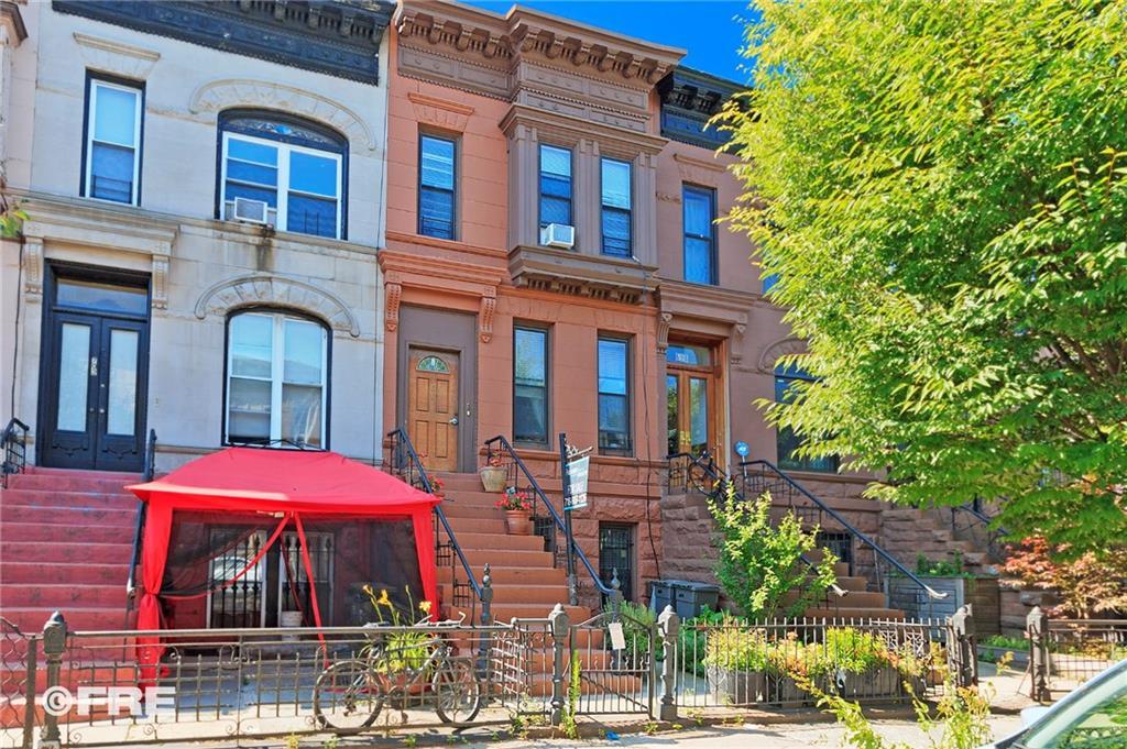 700 Halsey Street - Photo 1