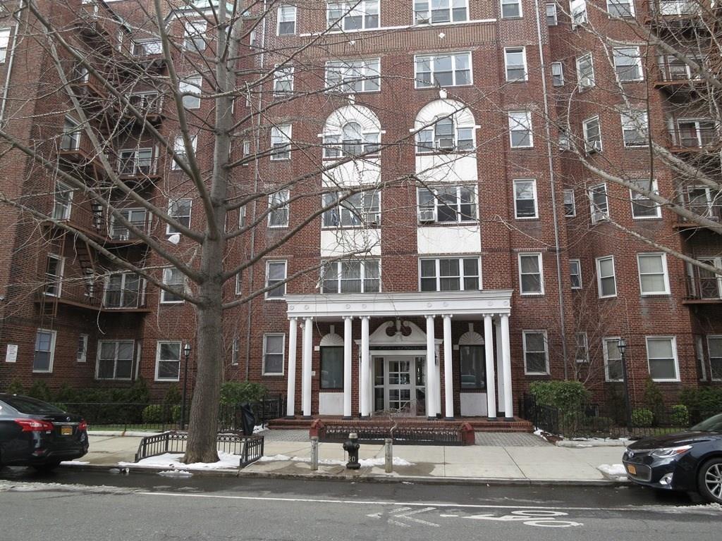 901 Avenue H - Photo 1
