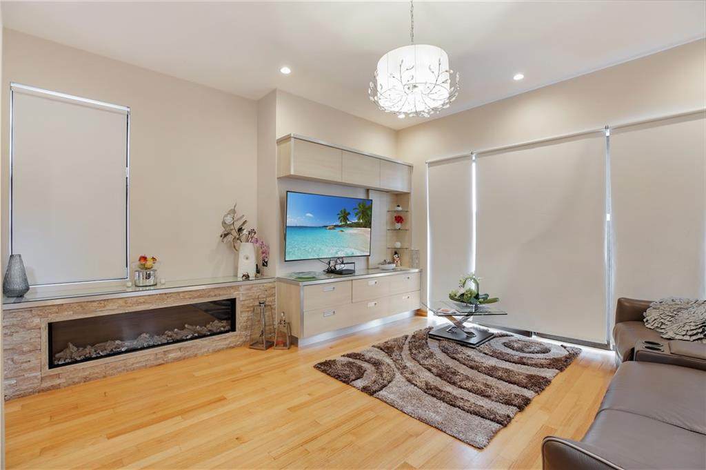156 Oxford Street - Photo 1