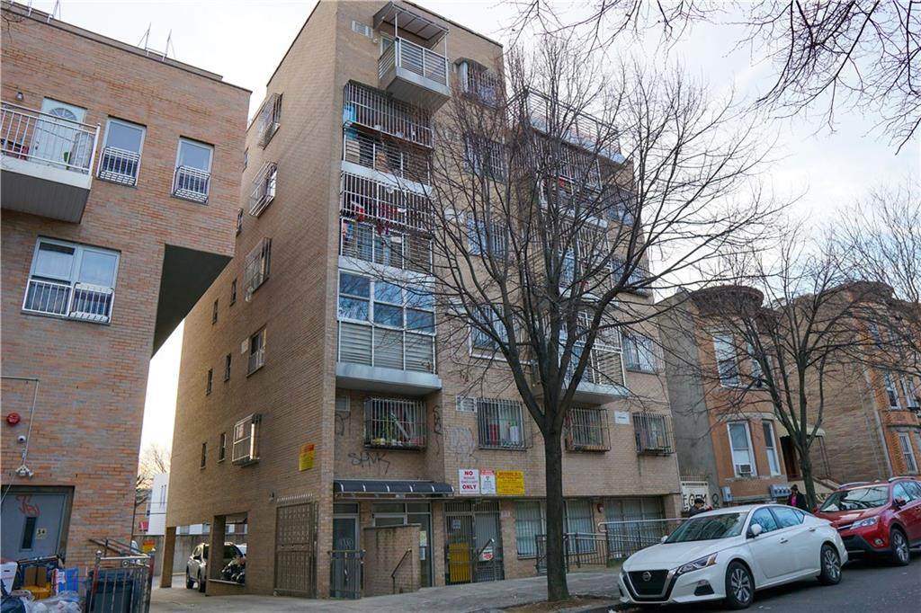 638 50 Street - Photo 1