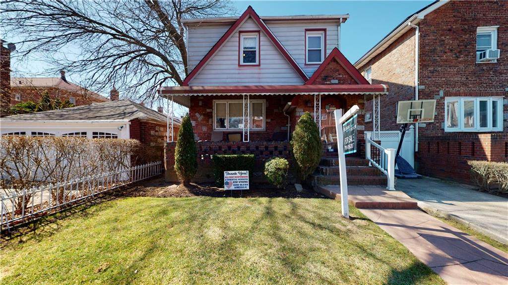1870 32nd Street - Photo 1