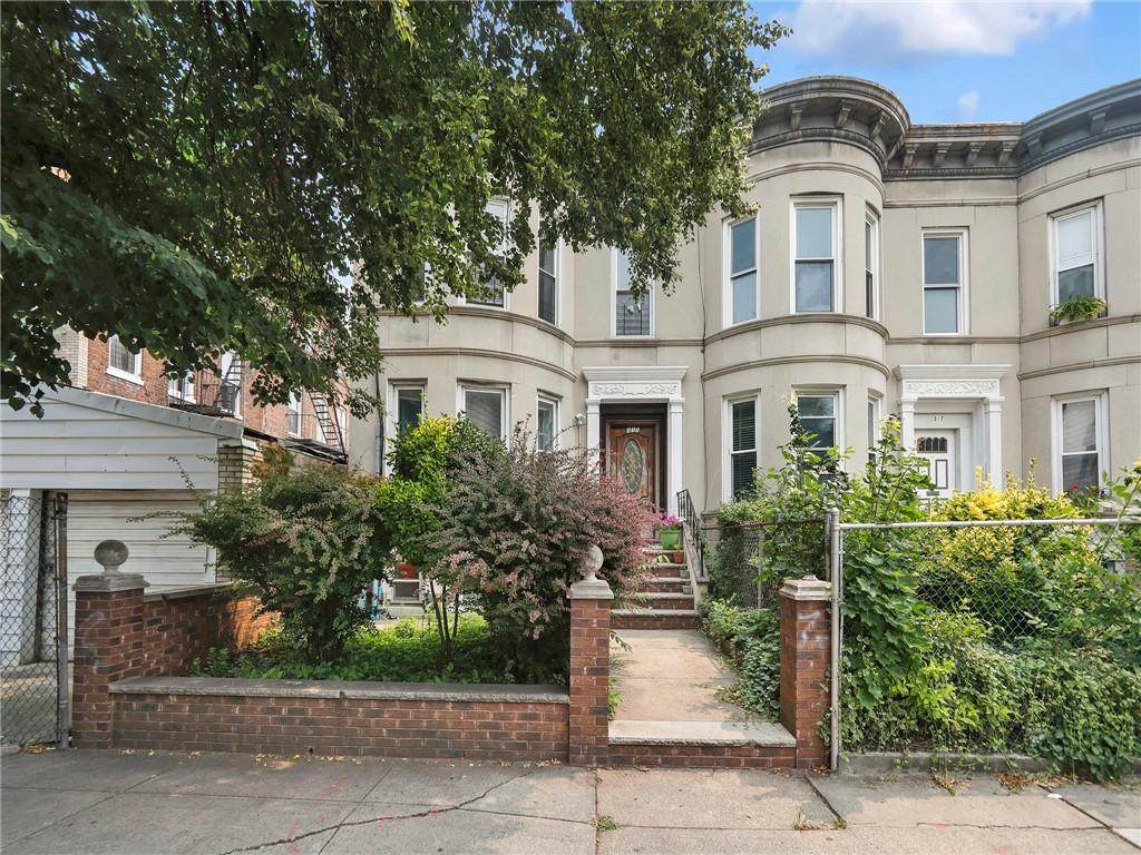 315 25th Street - Photo 1