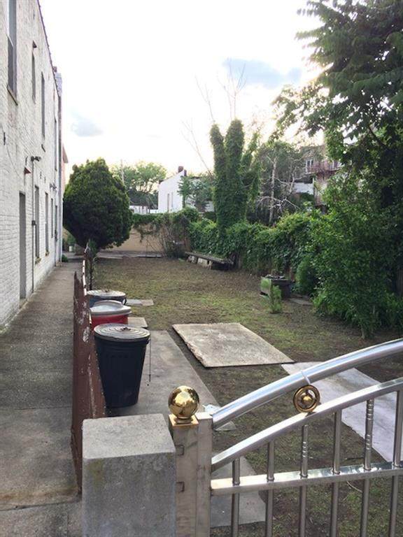 2516 16th Street - Photo 1