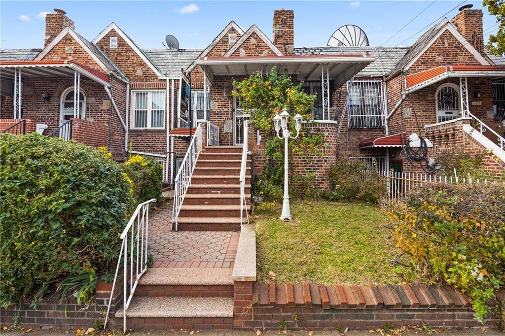 264 East 45th Street - Photo 1