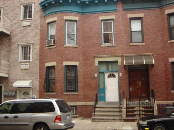 1520 Lincoln Place - Photo 1