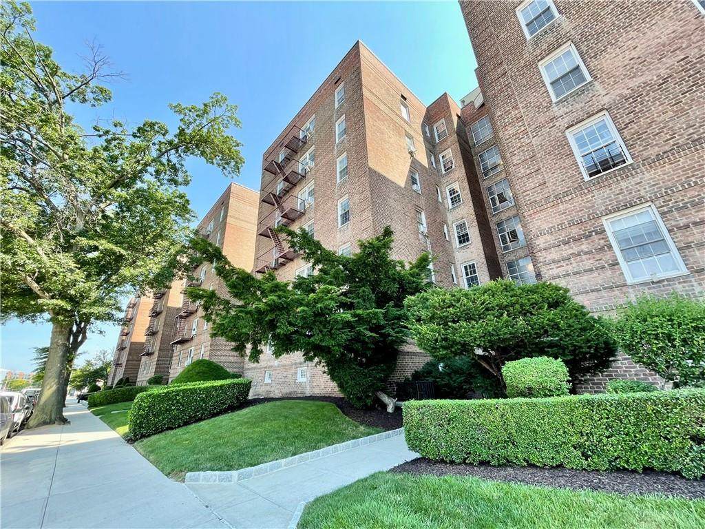 6393 Woodhaven Boulevard - Photo 1
