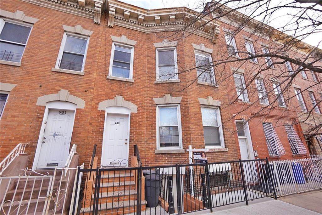 983 Rogers Avenue - Photo 1