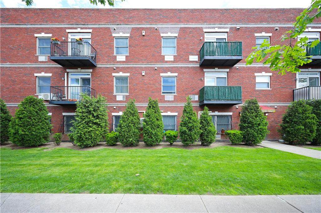 526 Avenue Z - Photo 1