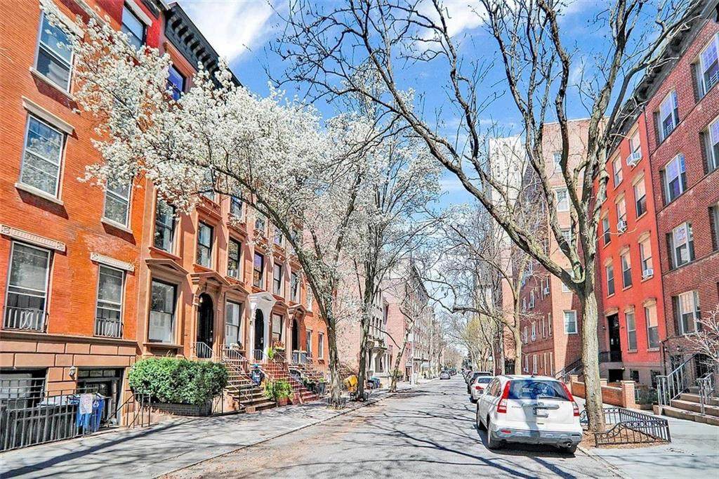 173 Hicks Street - Photo 1