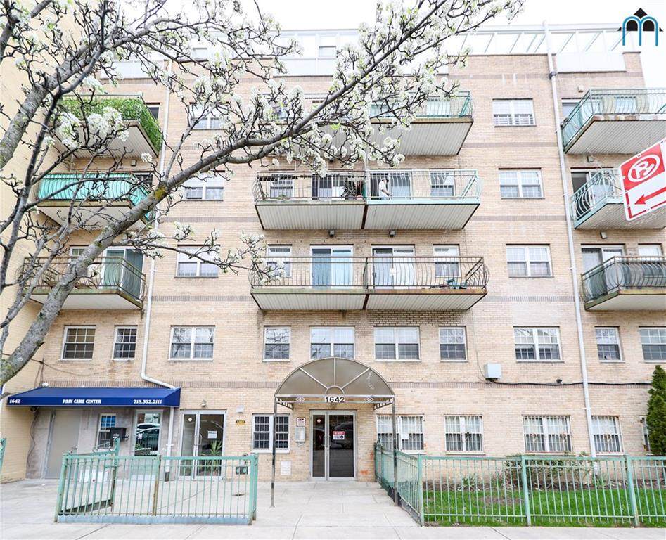 1642 9 Street - Photo 1