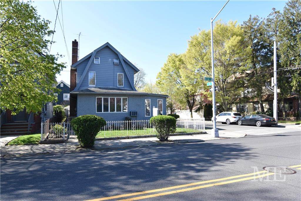 2802 Avenue L - Photo 1