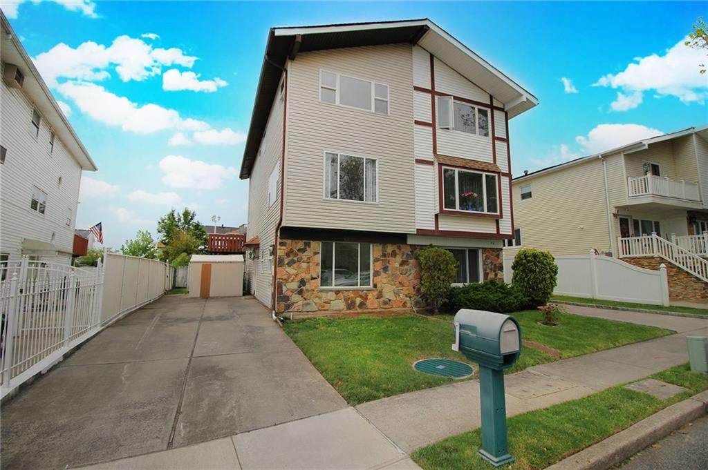 61 Strawberry Lane - Photo 1