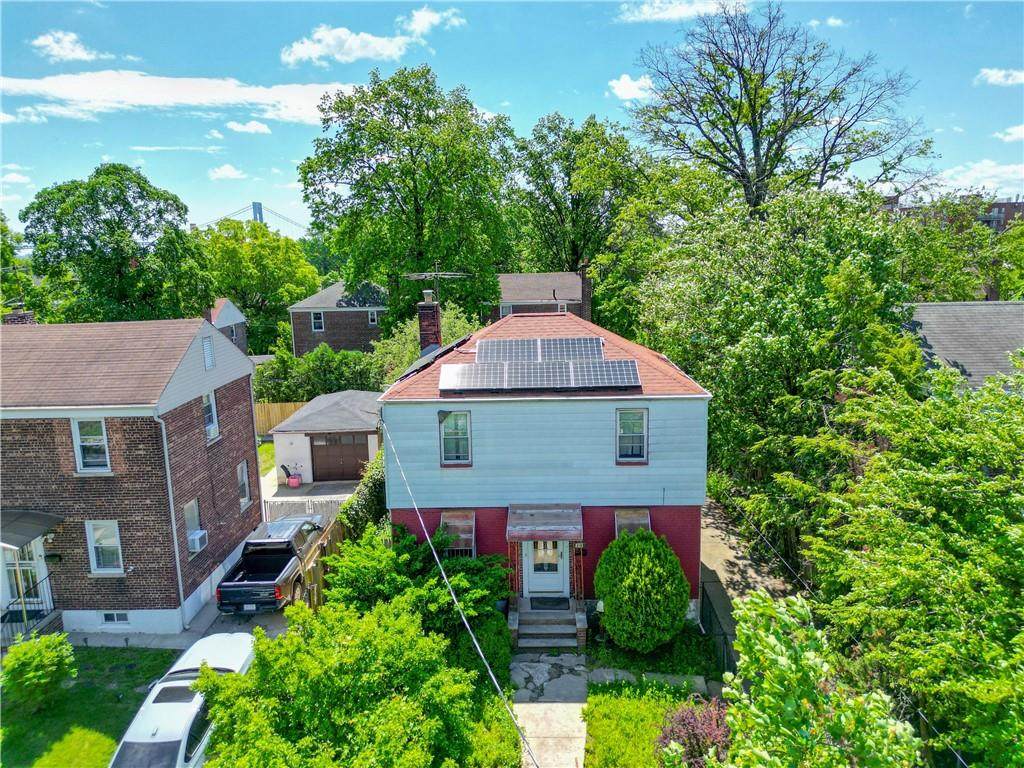 242 Vanderbilt Avenue - Photo 1