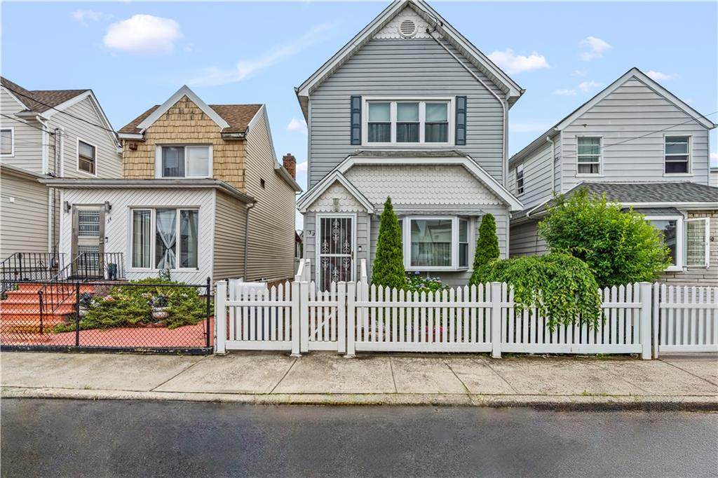 32 Gotham Avenue - Photo 1