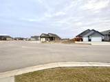 1911 61 Avenue - Photo 4