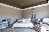 210 Livingston Close - Photo 10