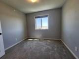 160 Howse Crescent - Photo 32
