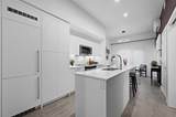 310 15 Avenue - Photo 4
