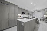 310 15 Avenue - Photo 8