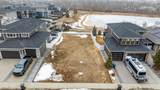 73 Valli Close - Photo 3