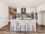 310 Montrose Crescent - Photo 3
