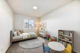 310 Montrose Crescent - Photo 9