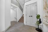 680 Sixmile Crescent - Photo 3