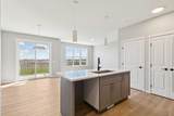 386 Hotchkiss Manor - Photo 9