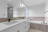 138 Corner Glen Square - Photo 24