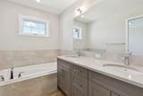 374 Hotchkiss Manor - Photo 23