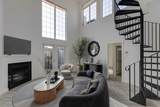 527 15 Avenue - Photo 1