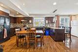 929 38 Street - Photo 3