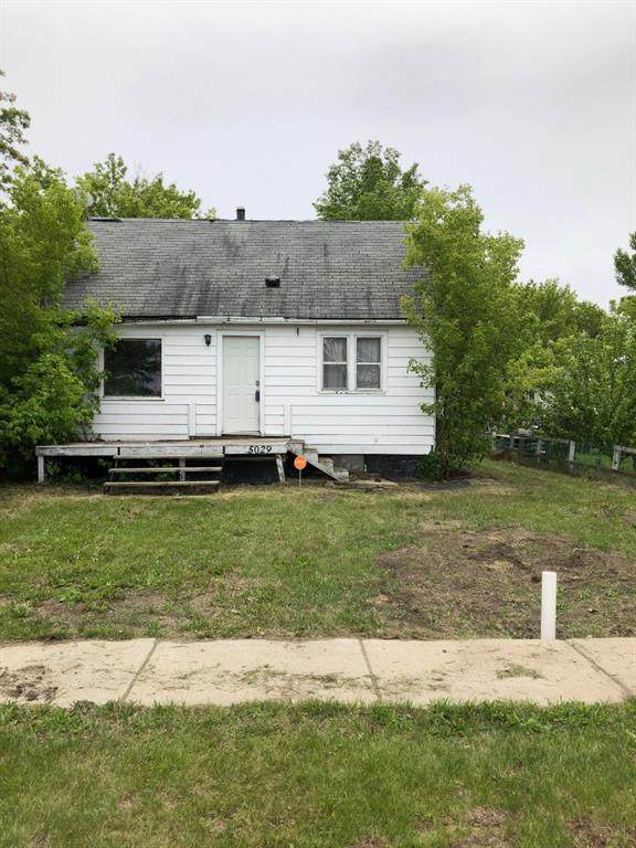 5029 51 Avenue - Photo 1