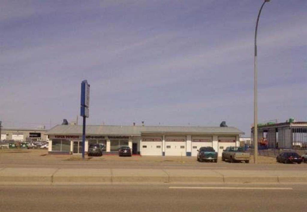 3912 44 Street - Photo 1