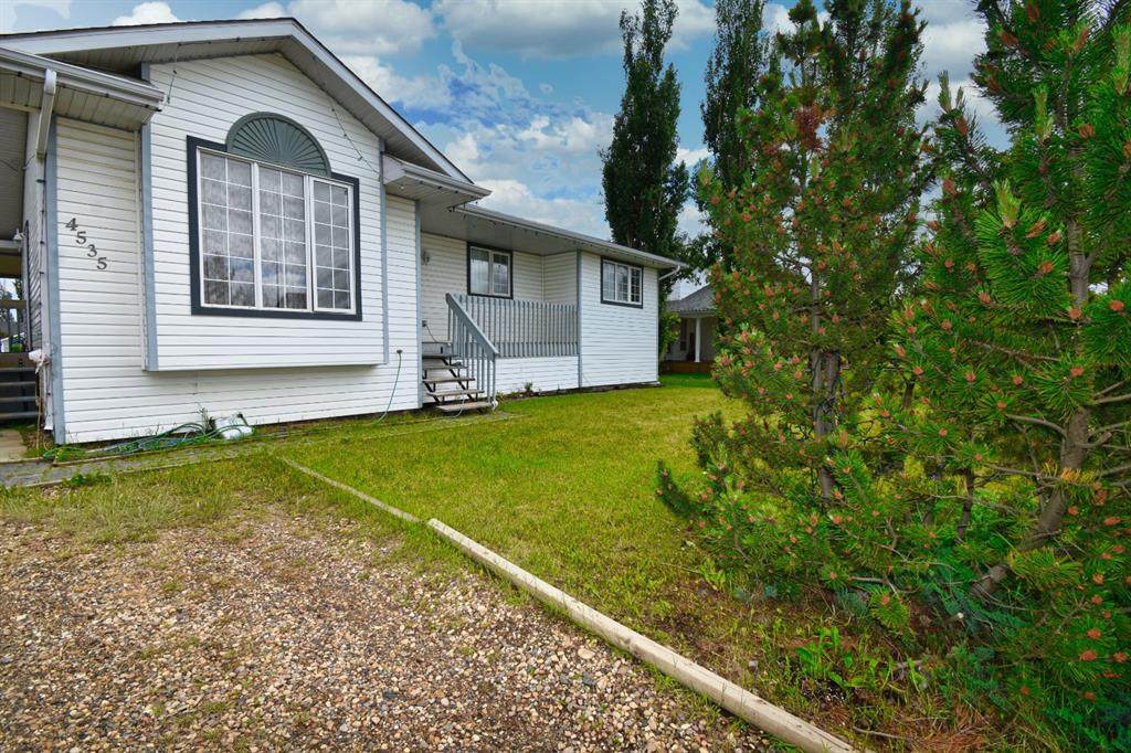 4535 46 Street - Photo 1