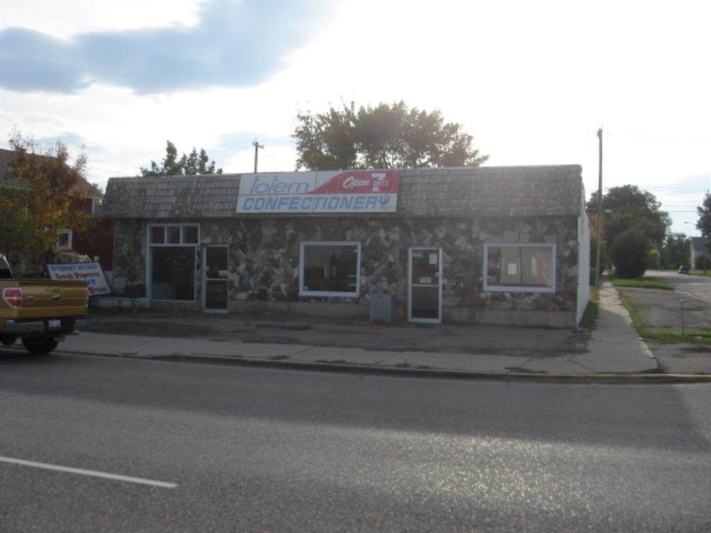 4725 1 Street - Photo 1