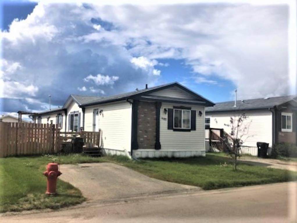 9005 90 Avenue - Photo 1