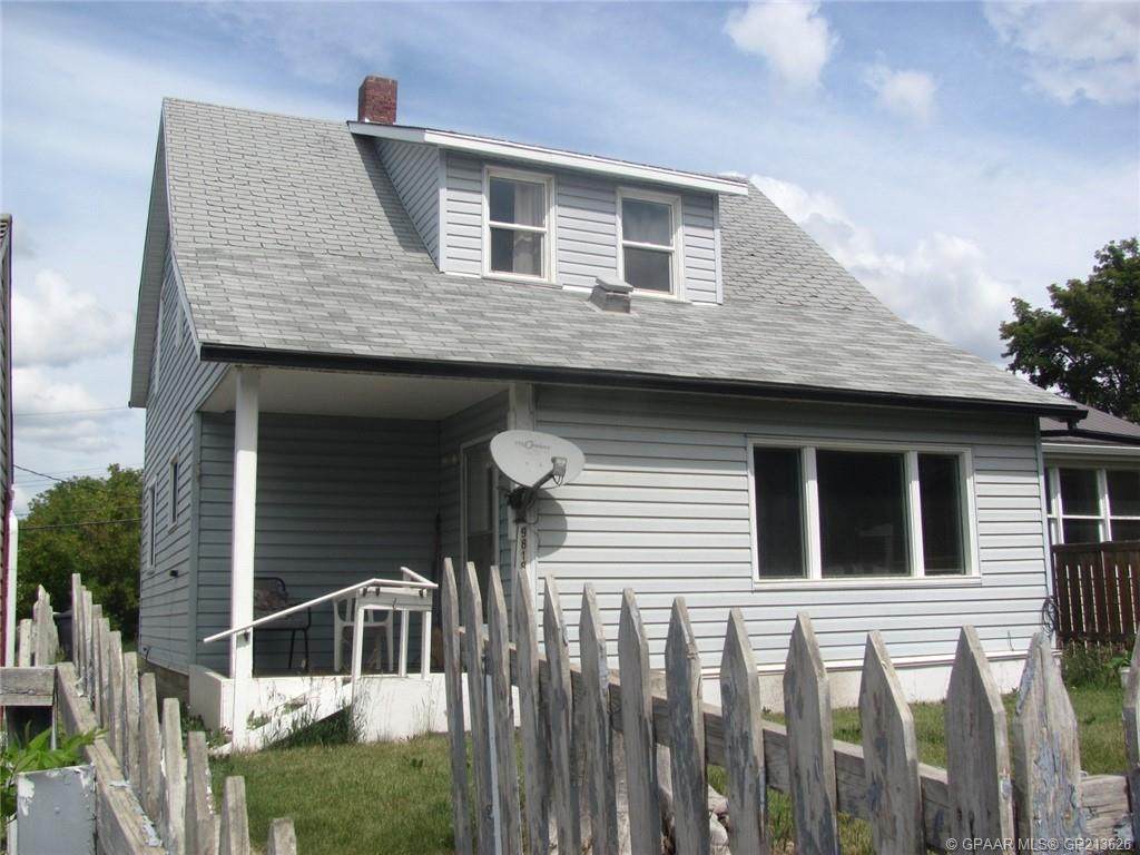 9818 97 Avenue - Photo 1