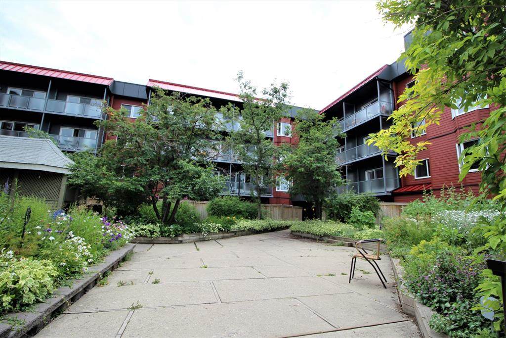 333 Garry Crescent - Photo 1