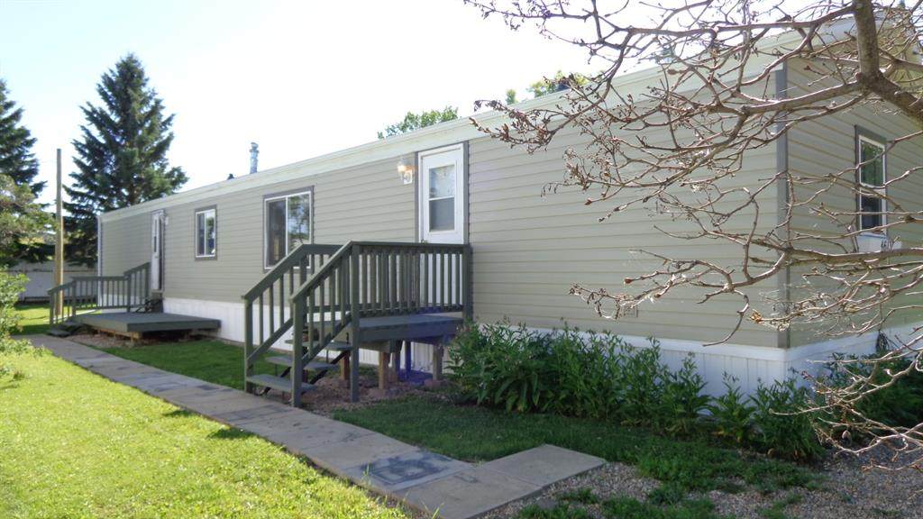 4613 51 Avenue - Photo 1