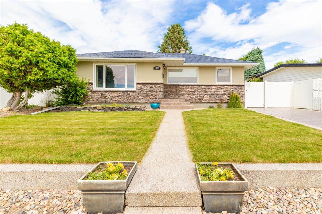 1405 Scenic Drive - Photo 1