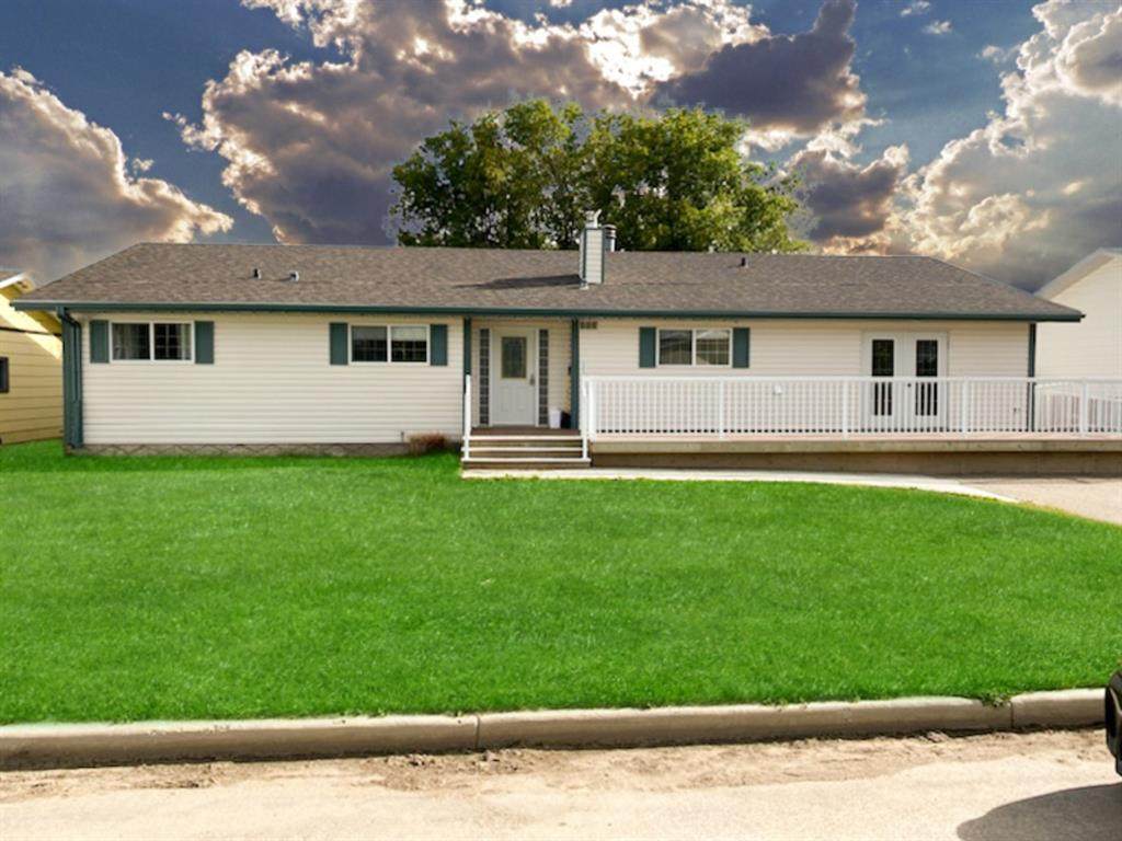 5201 49 Avenue - Photo 1