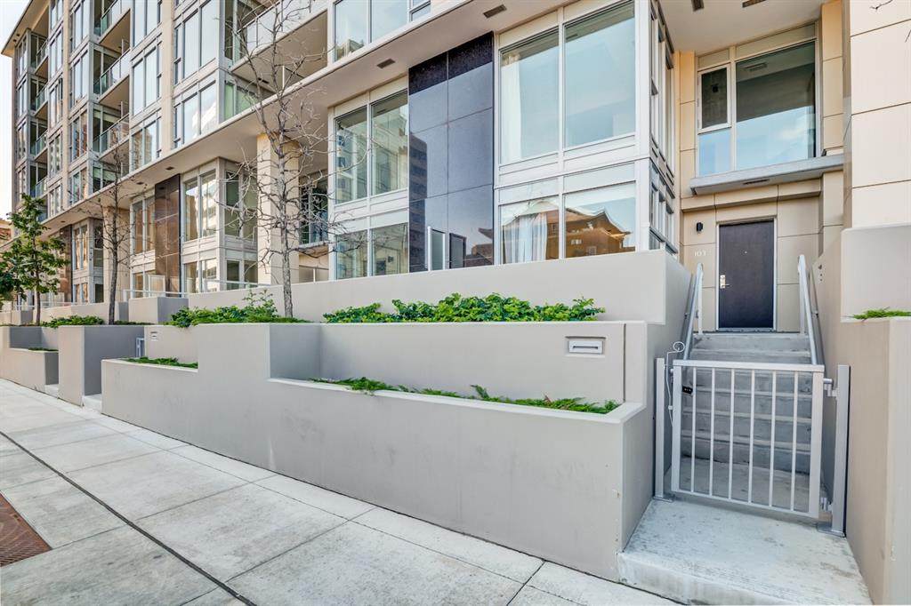 1025 5 Avenue - Photo 1