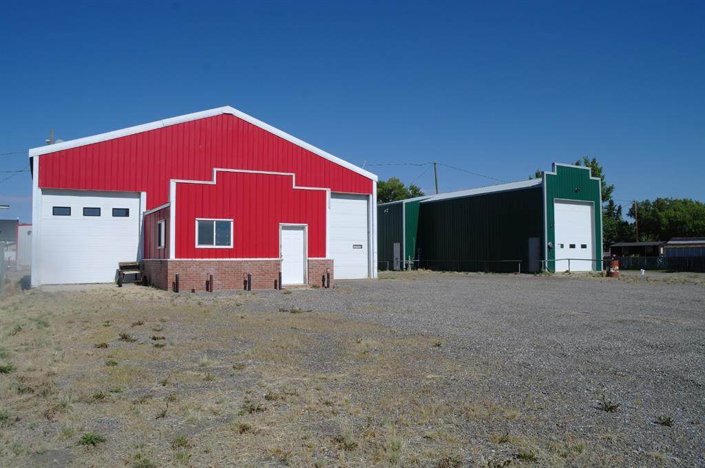 202 Railway Avenue - Photo 1