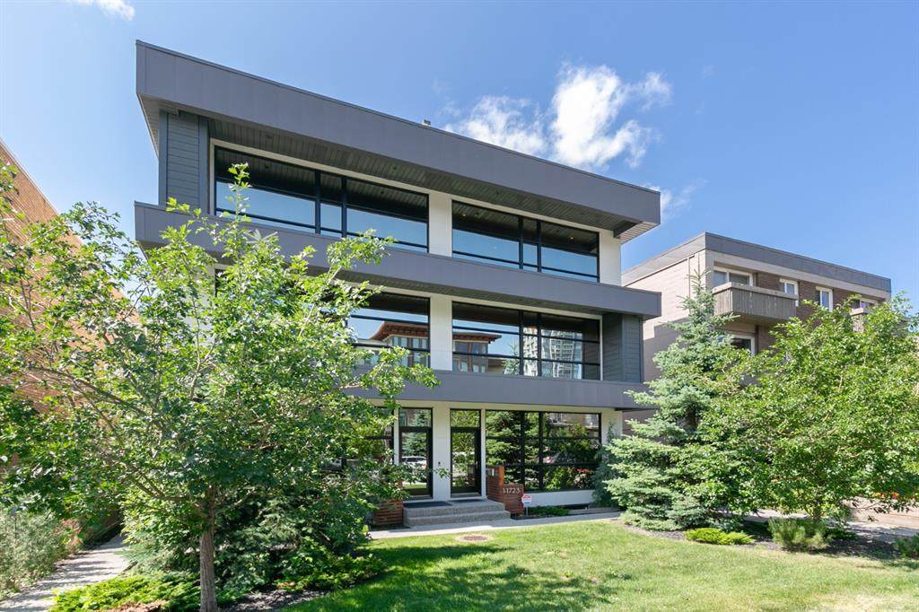 1723 10 Street - Photo 1