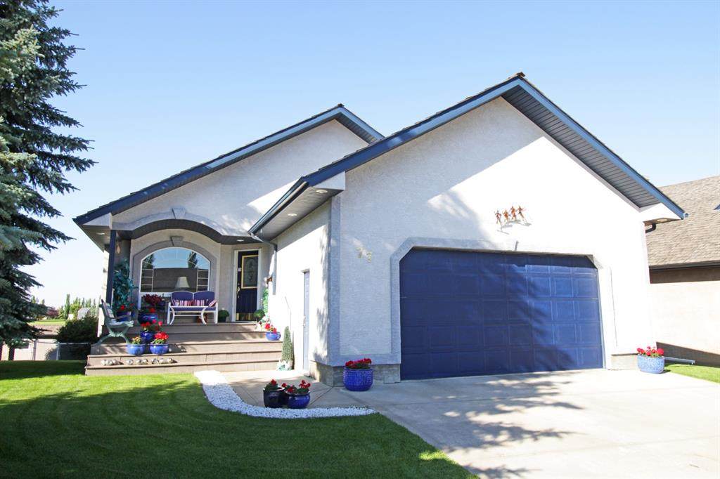 77 Ainsworth Crescent - Photo 1