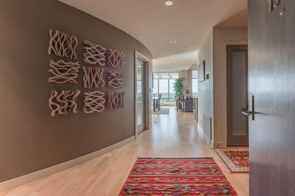 530 12 Avenue - Photo 1