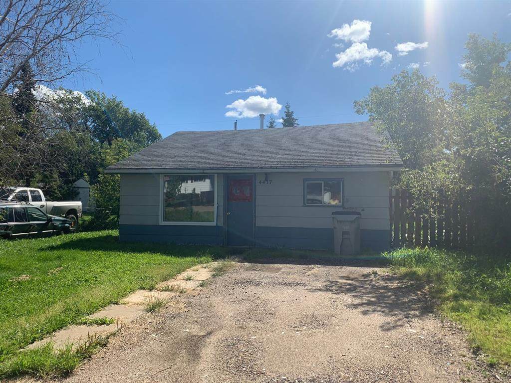 4417 52 Avenue - Photo 1